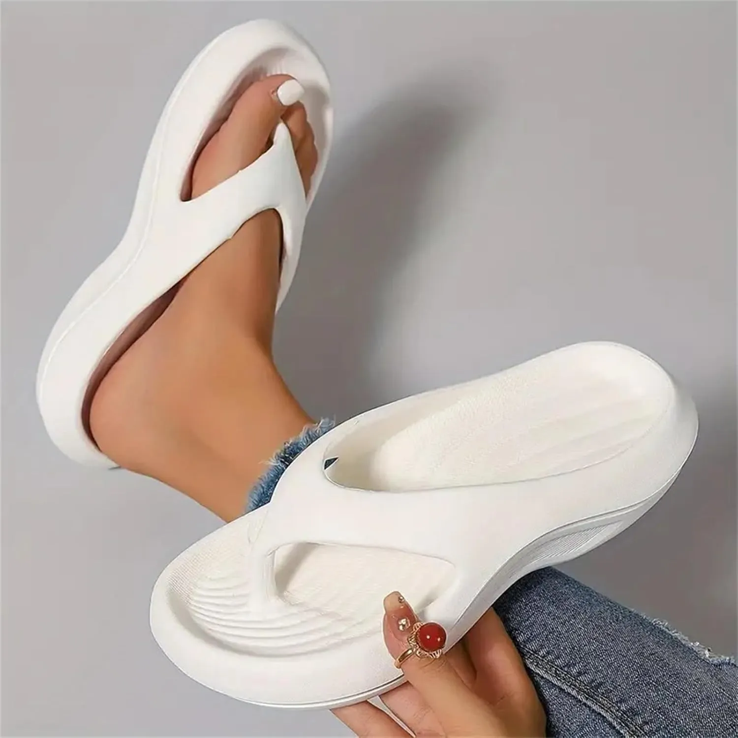 Arch Support Flip Flops for Women Plantar Fasciitis Orthopedic Sandals for Women Arch Support Walking Sandals Platform Recovery Flipflops Pillow Soft Summer Beach Shoes Non-slip Comfort Lightweight