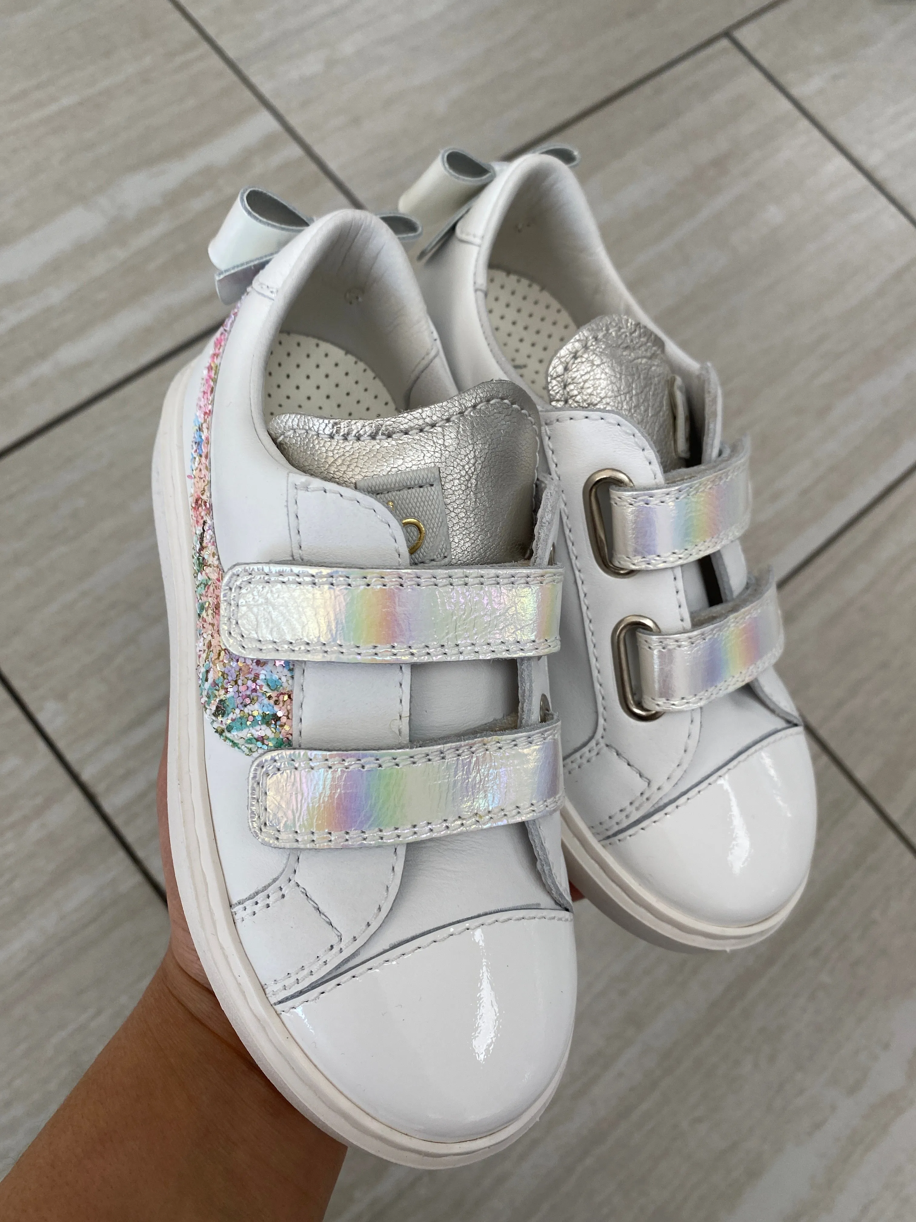 Beberlis White Floral Velcro Sneaker