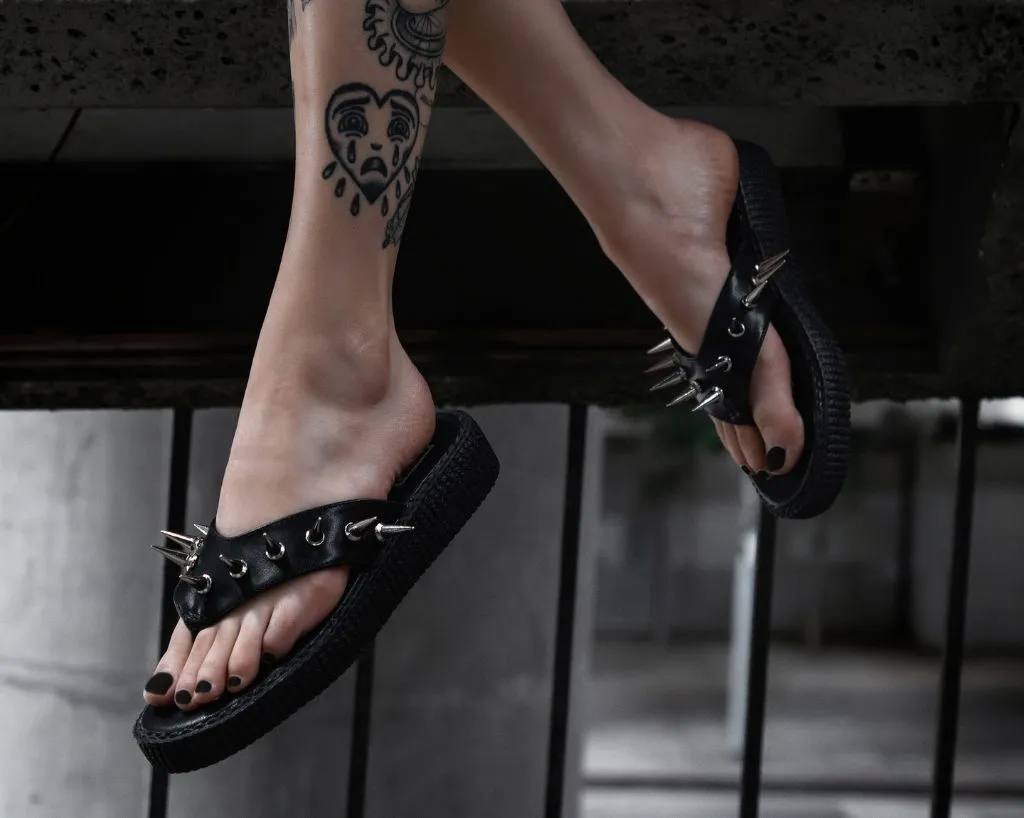 Black & Silver Spike Viva Low Flip Flop