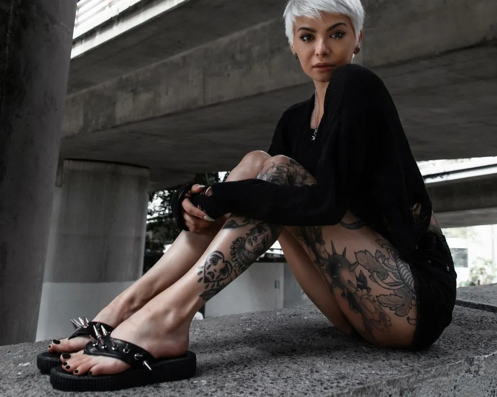 Black & Silver Spike Viva Low Flip Flop