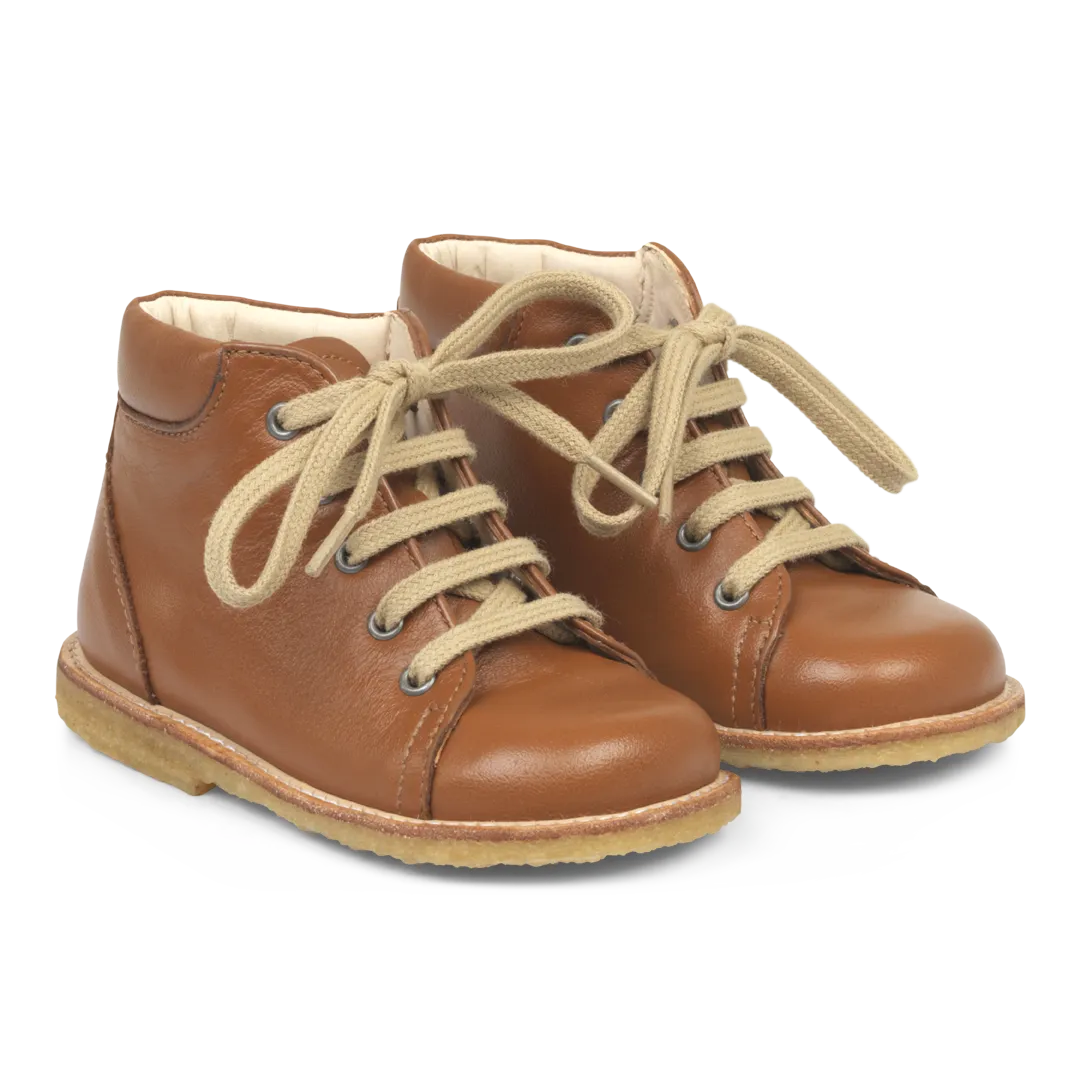 Classic lace-up shoe