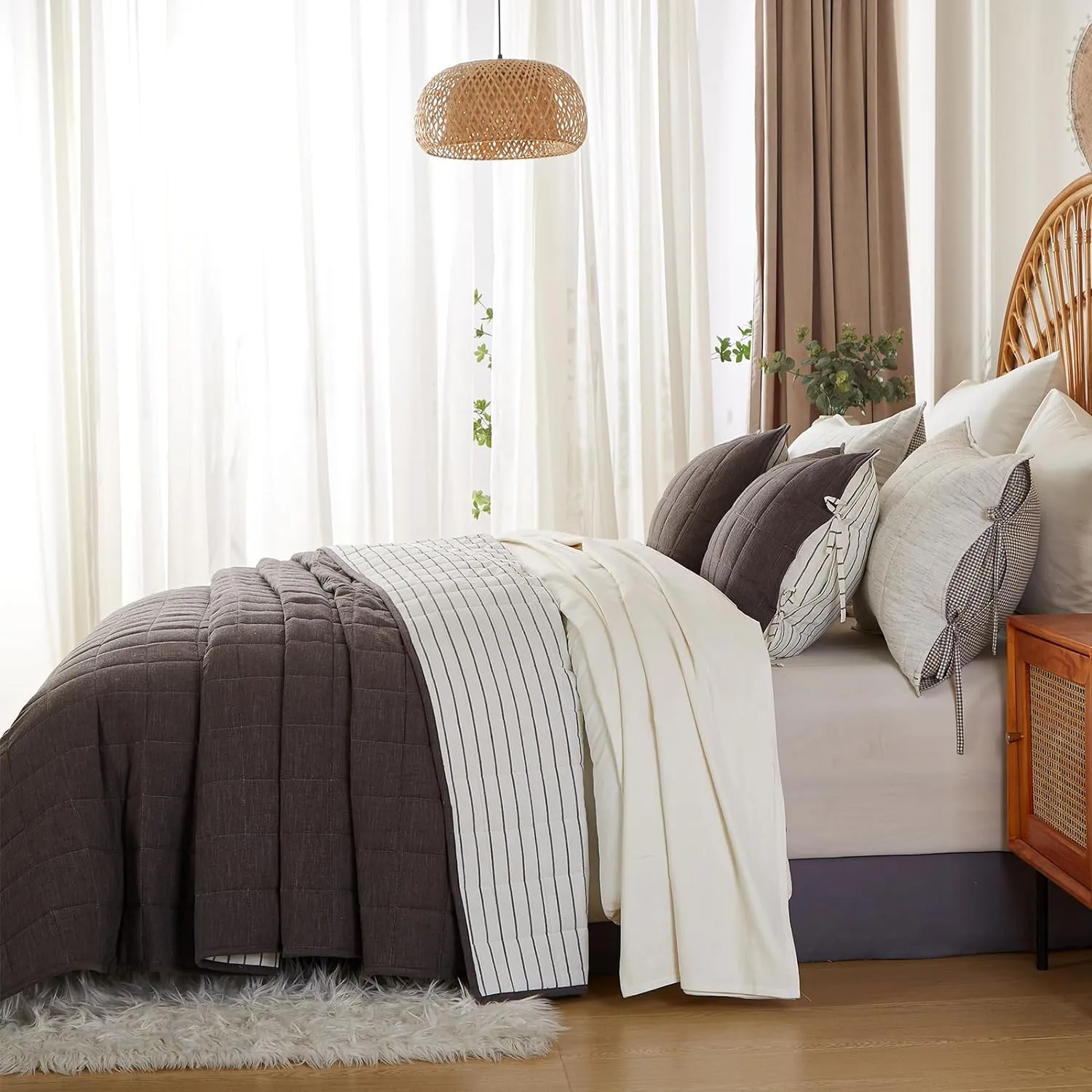Gray Twin Quilt， Cotton Linen Twin Quilt Bedding Set，2-Pieces Quilted with Grey Stripe Coverlet Lightweight Grey Bedding Comforters with 1 Pillow Shams
