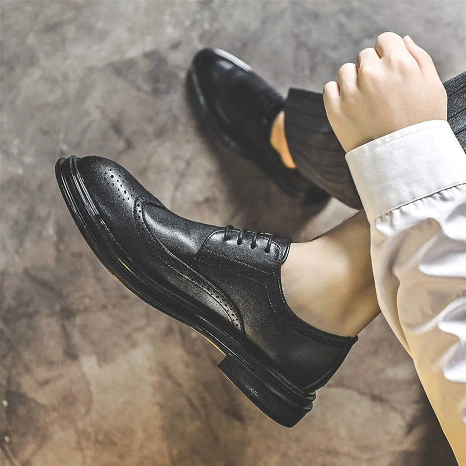 HOOENG Oxford Shoes for Men Lace Up Brogue Embossed Wing Tip Round Burnished Toe Vegan Leather Resistant Non Slip Rubber Sole Prom