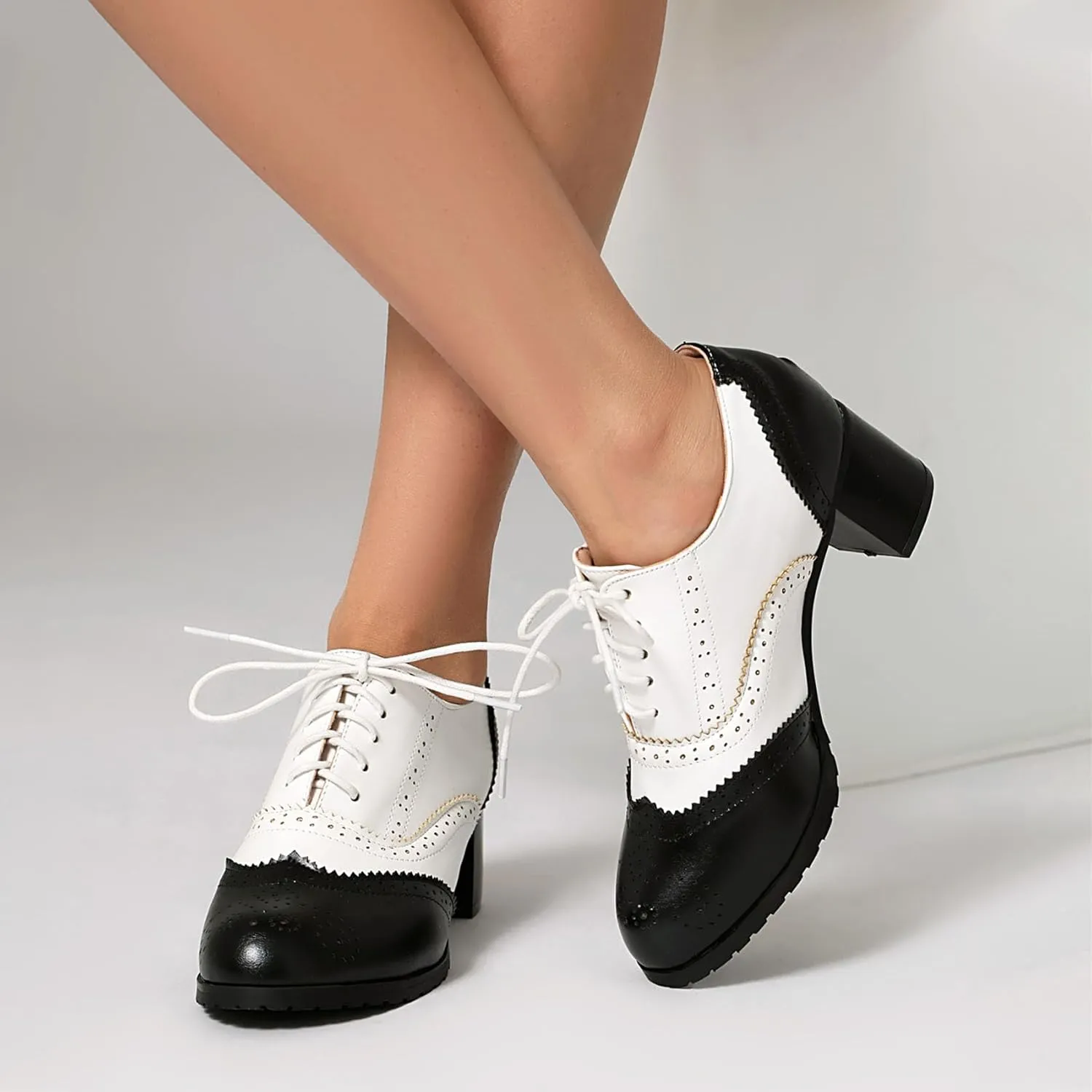 KOKOMOMO Women's Perforated Lace-Up Brogues Chunky Block Heels Wingtip Oxfords Two Tone Saddle British Vintage Derby Shoes