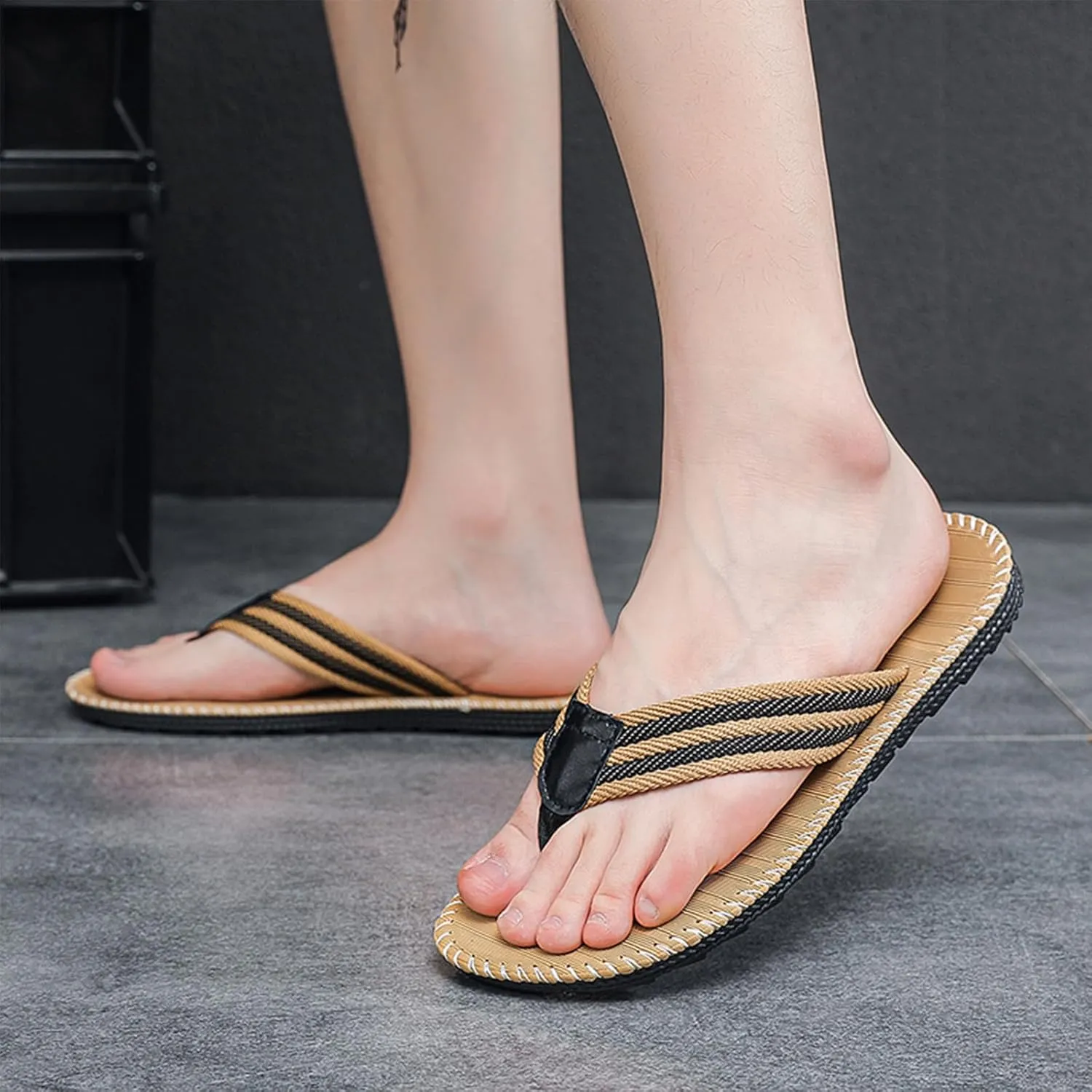 Men's Flip Flop Beach Sandals,Non Slip Comfortable Slippers Women's T-clip Sandals Suitable for Outdoor/Indoor/Travel Brown