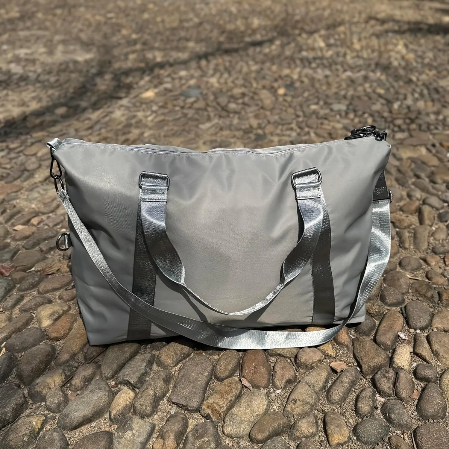 Oxford Sports Gym Bag Travel Bag for Women and Men Water Resistant Adjustable Straps