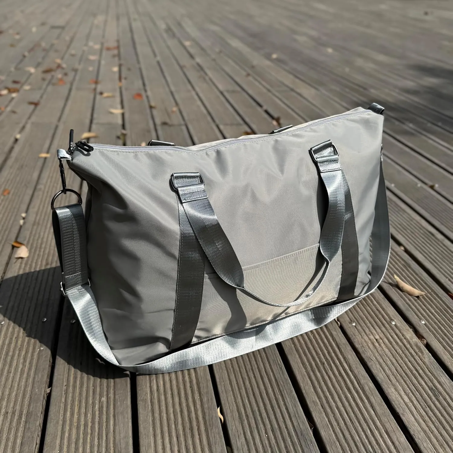 Oxford Sports Gym Bag Travel Bag for Women and Men Water Resistant Adjustable Straps